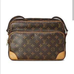 Authentic Louis Vuitton cross body camera bag